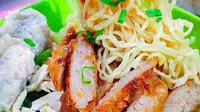 Bakmi Ayam Uban, rekomendasi tempat makan mi ayam di daerah Grogol, Jakarta Barat. (dok. Instagram @nyamfoodies/https://www.instagram.com/p/BWHZuLngA--/Dinny Mutiah)