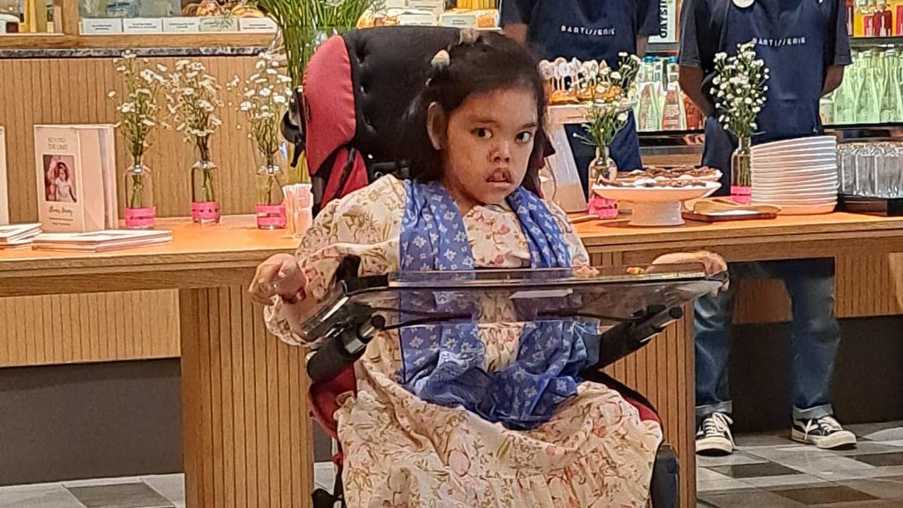 Seniman Cerebral Palsy Teresa Olivia Purba
