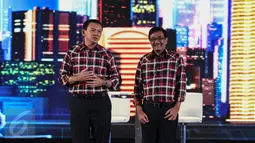 Cagub DKI nomor urut dua, Basuki Tjahaja Purnama ditemani Djarot Saiful Hidayat saat memberikan pemaparan pada Debat Cagub DKI Putaran Kedua di Hotel Bidakara, Pancoran, Jakarta, Jumat (27/1). (Liputan6.com/Faizal Fanani)