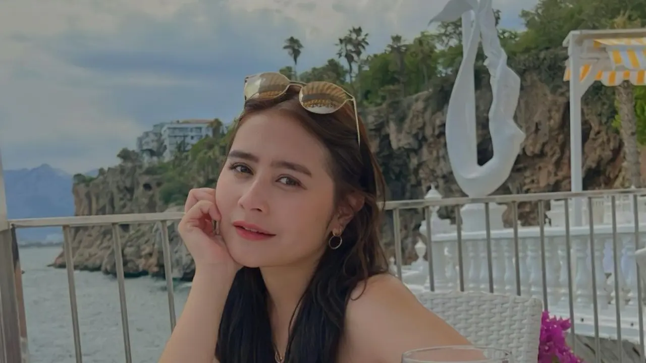 Prilly Latuconsina mengaku siap nikah muda.