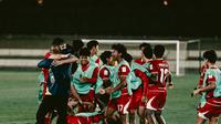 Selebrasi para pemain Timnas Indonesia U-17, saat menghadapi China dalam laga pertama Grup B Piala Asia U-17 2026 di Lapangan A King Abdullah Sports City Training Stadium, Jeddah, Selasa (5/5/2026). (Dok. PSSI)