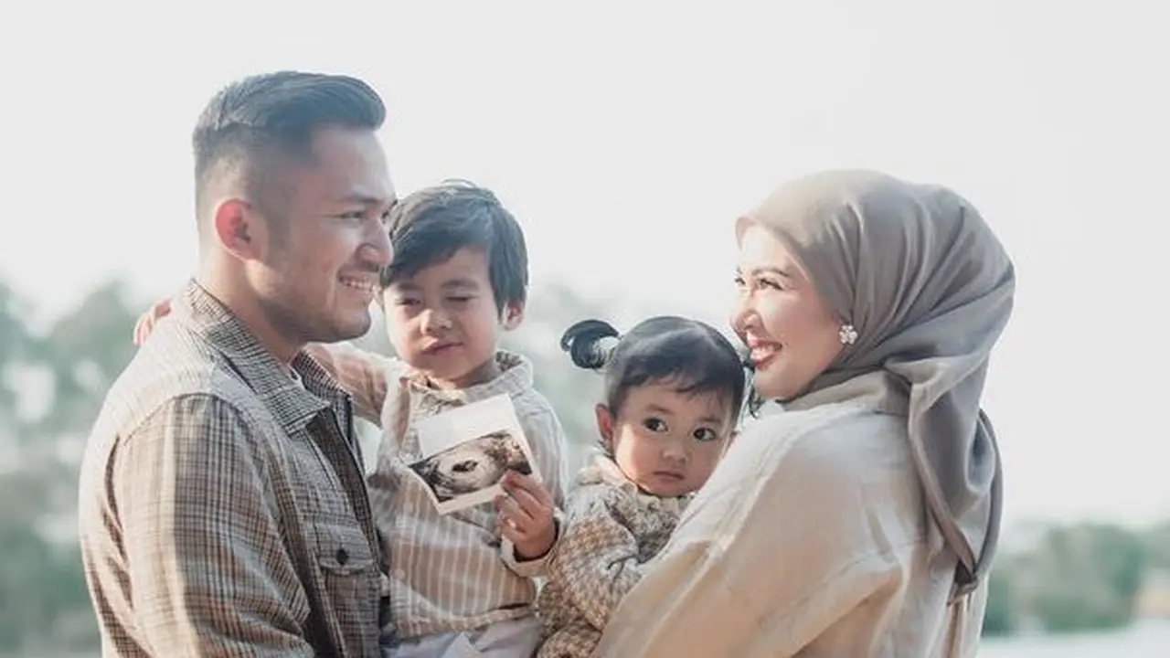 Kesha Ratuliu yang Baru Saja Umumkan Kehamilan ke-3 nya