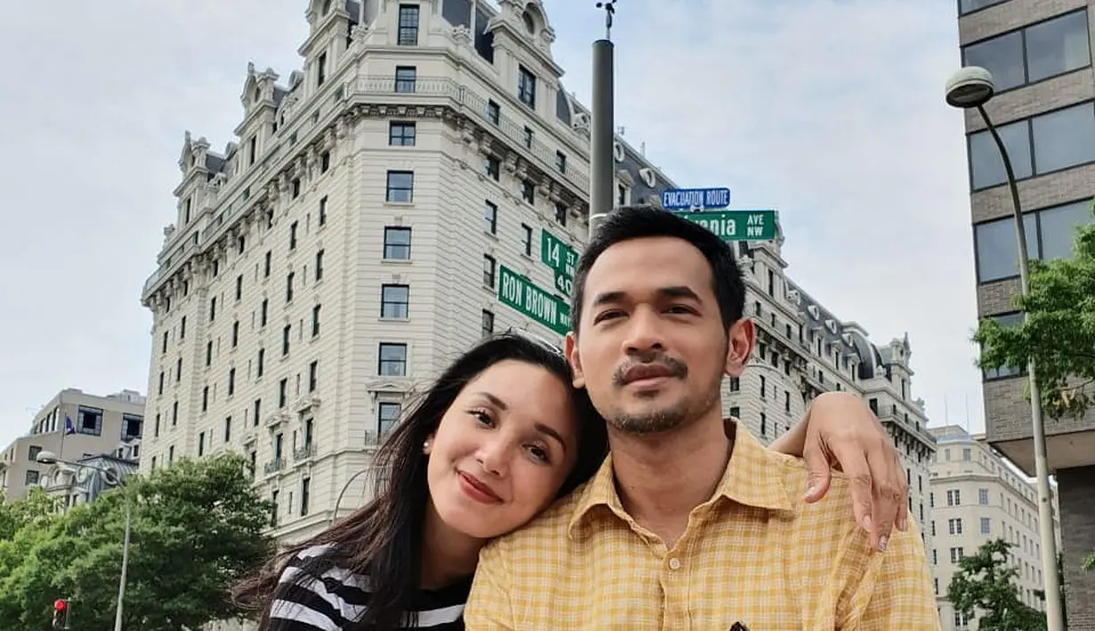 Pesona Rara Wiritanaya, Istri Oka Antara yang Cantik dan Jarang Terekspos (sumber:Instagram/rara.wiritanaya)