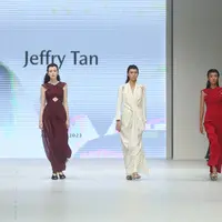 Mazda gandeng Jeffry Tan dan Yosafat Kurniawan di JFW 2023. (Foto: Fimela.com/Adrian Utama Putra).