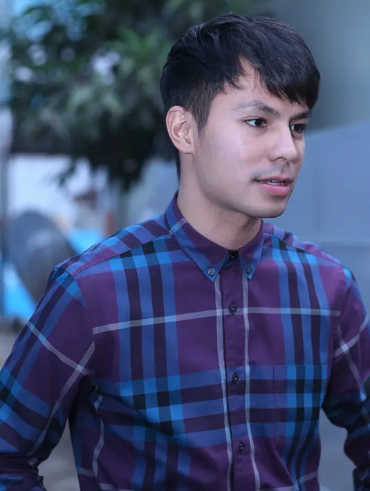 Ketika dijumpai di kawasan Mampang, Jakarta Selatan, Jumat (30/10/2015), Fero Walandouw  tak menyangkal ketika jalinan asmaranya sudah menjadi konsumsi publik lantaran  menjalin asmara dengan sesama artis. (Nurwahyunan/Bintang.com)