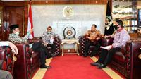 Ketua MPR RI Bambang Soesatyo saat menerima Ketua KY Jaja Ahmad Jayus, Ketua DKPP Muhammad, dan anggota DPD RI Jimly Asshiddiqie, di Ruang Kerja Ketua MPR RI, Jakarta, Selasa (11/8/20).