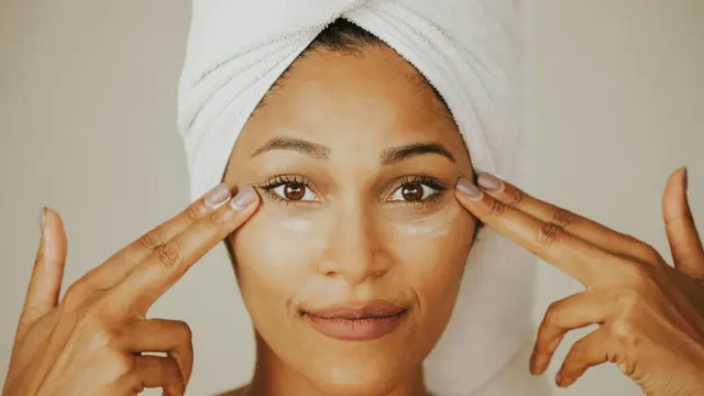 Night Cream, Face Oil or Sleeping Mask atau Sunscreen