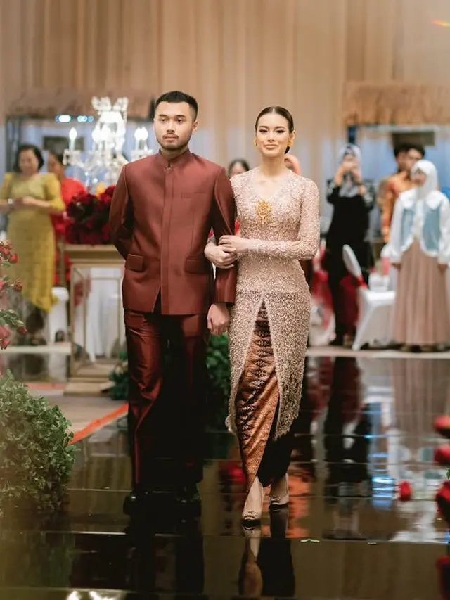 Potret Muthia Fatika Miss Universe Jawa Barat 2023 saat tunangan. [@venemapictures]