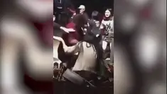 Kejadian ini direkam oleh salah seorang warga yang menyaksikan, lalu diunggah ke situs berbagi video dan telah ditonton sebanyak lebih dari 232.000 kali.