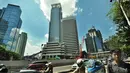 Gedung bertingkat di kawasan Sudirman, Jakarta, (17/3/2015). Dinas Penanggulangan Kebakaran dan Keselamatan Provinsi DKI akan menjalankan verifikasi untuk memastikan kelengkapan proteksi kebakaran di tiap gedung bertingkat. (Liputan6.com/Faizal Fanani)