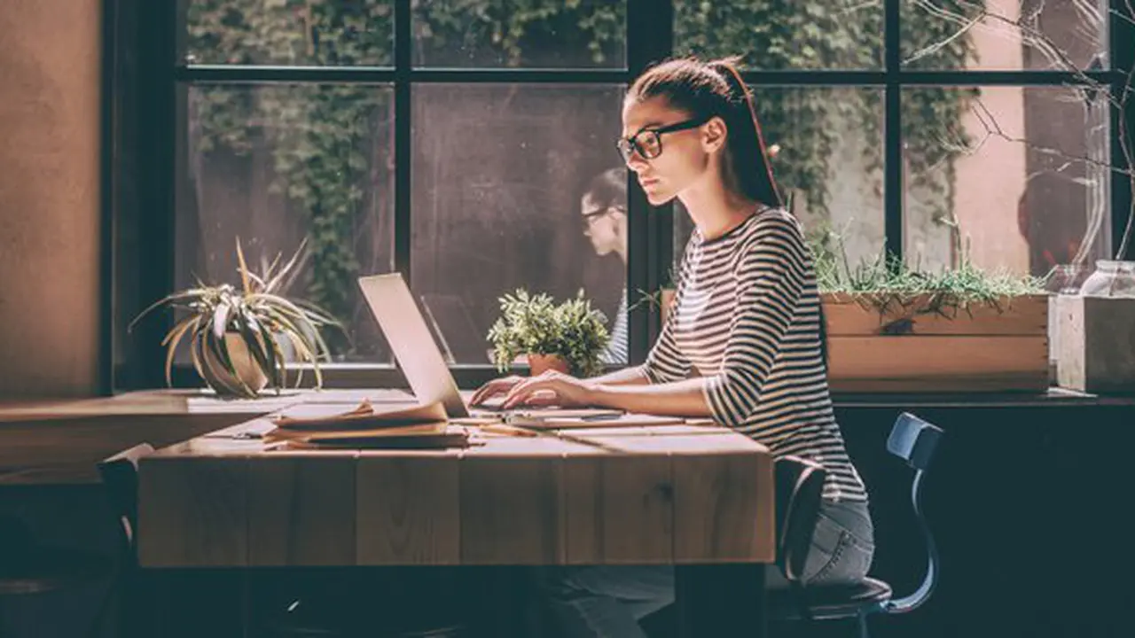 Tips tetap fit meskipun banyak kerja / copyright pexels.com