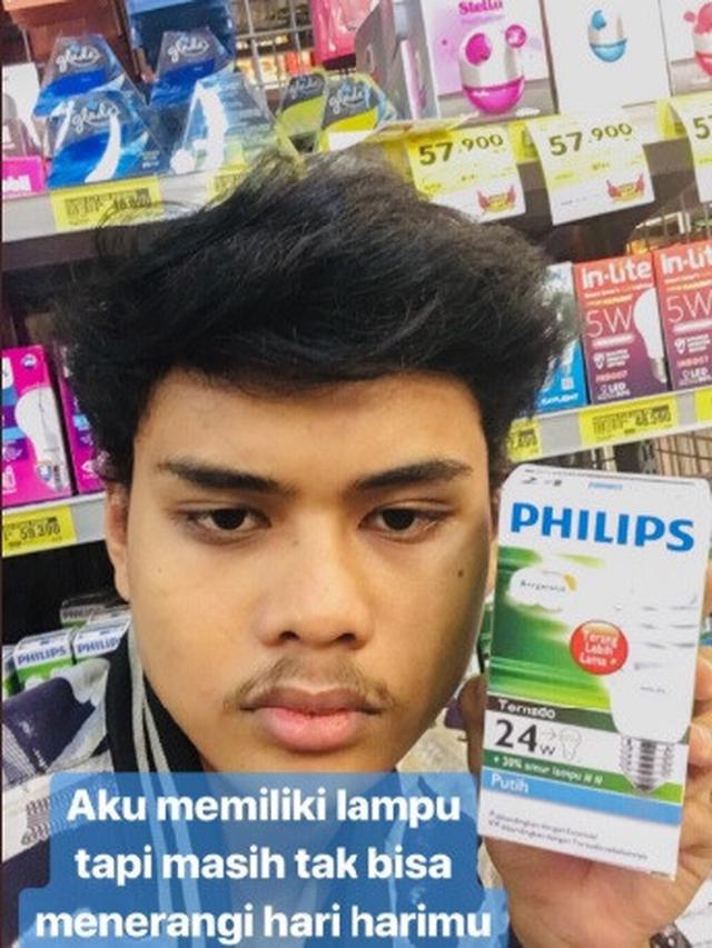 status galau pakai benda