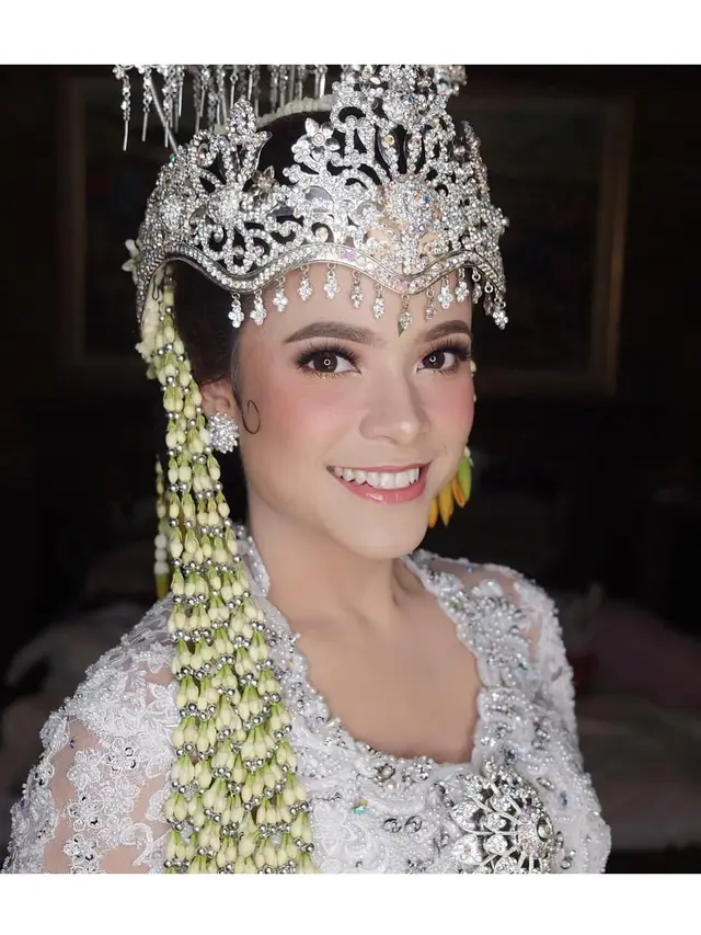 Momen Pernikahan Mantan Artis Cilik Cantika Putri Minati Atmanegara