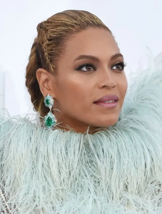 Beyonce bahkan menyebarkan bahaya operasi plastik lewat lagunya yang berjudul "Prett Hurts" yang ia rilis ada tahun 2013. (LARRY BUSACCA / GETTY IMAGES NORTH AMERICA / AFP)