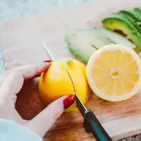 Ilustrasi Buah Lemon Credit: pexels.com/LisaF