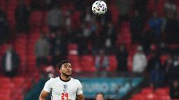Reece James yang tampil apik bersama Chelsea membawa trofi Liga Champions telah membela Timnas Inggris satu kali dengan tampil penuh 90 menit saat melawan Skotlandia di fase grup Piala Eropa 2020. (Foto: AFP/Pool/Justin Tallis)