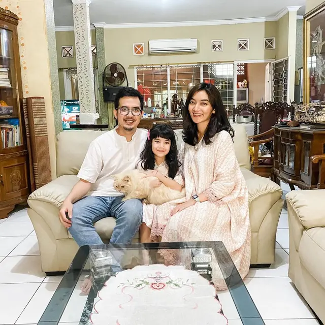 6 Potret Terbaru Artis Arini Astari, Pernah Bintangi Sinetron Bidadari Tahun 2000