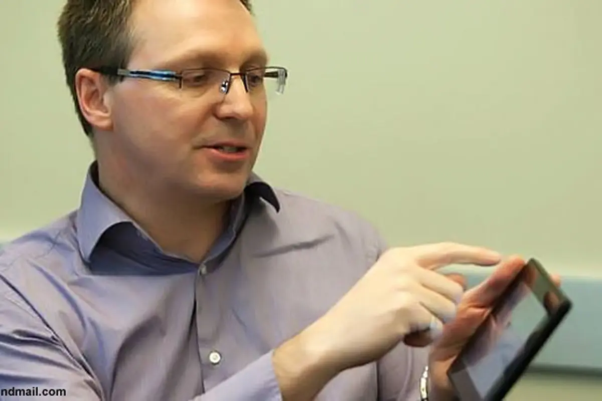 david-j-smith-blackberry-130725b.jpg