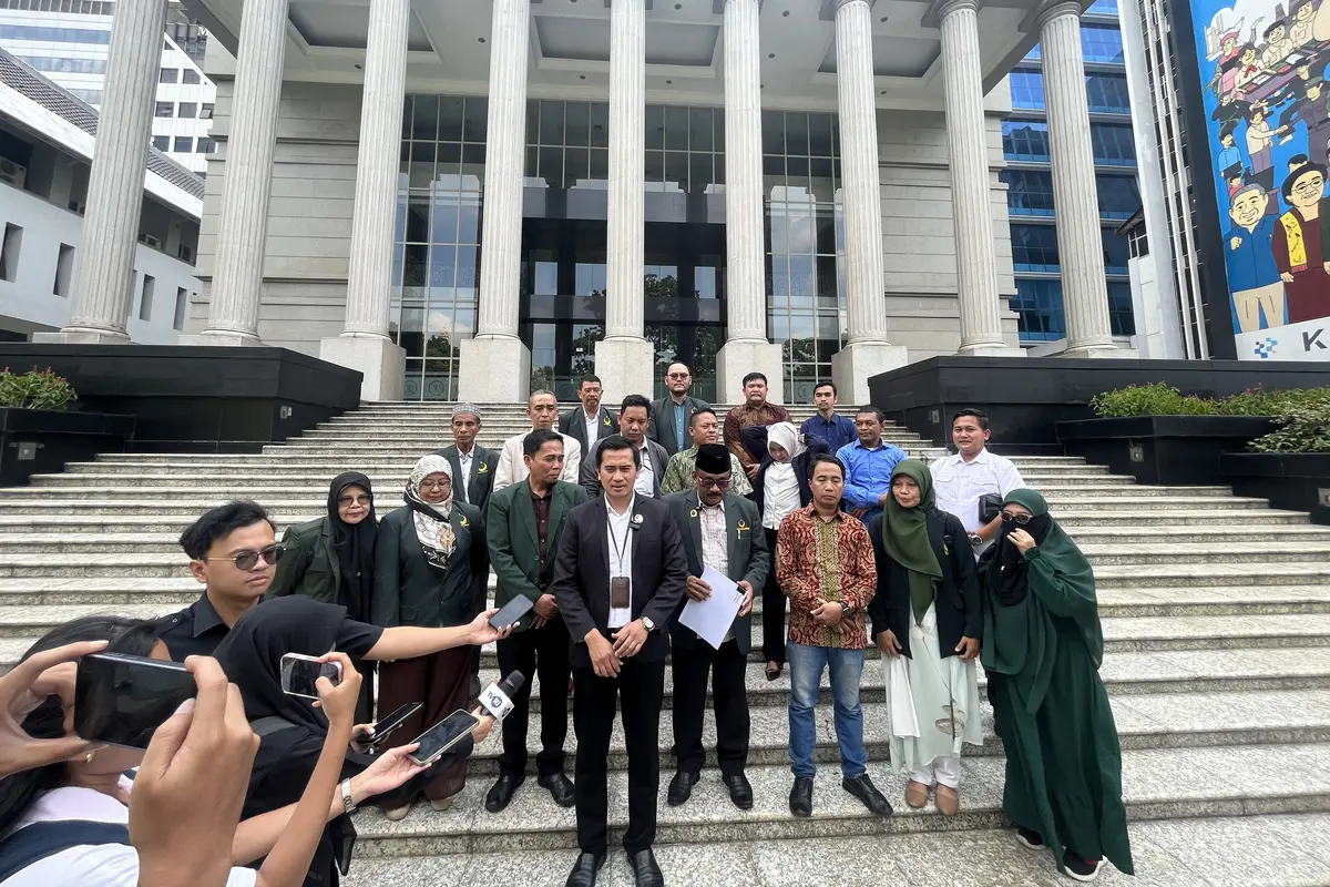 Partai Bulan Bintang (PBB) mendatangi Gedung Mahkamah Konstitusi (MK) di Jakarta Pusat untuk mengajukan judicial review.