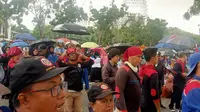 Unjuk rasa buruh di Batam memprotes penetapan UMK 2014 yang tidak melibatkan Dewan Pengupahan dan diputuskan serampangan. Foto: liputan6.com/ajang nurdin&nbsp;
