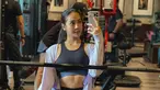 Anya Geraldine selalu tampil curi perhatian di berbagai momen. Seperti saat ia mirror selfie usai berolahraga. Gaya  natural Anya setelah berolahraga ini sukses bikin netizen Tanah Air terpesona. Tak heran foto Anya Selfie ini banjir pujian. (Liputan6.com/IG/@anyageraldine)