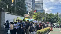 Pengunjung yang Ingin Doakan Paus Fransiskus Membludak, Kedubes Vatikan Membagi Jadi Dua Sesi