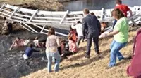 Asyik Foto di Jembatan Tua, 22 Murid Tercebur ke Sungai