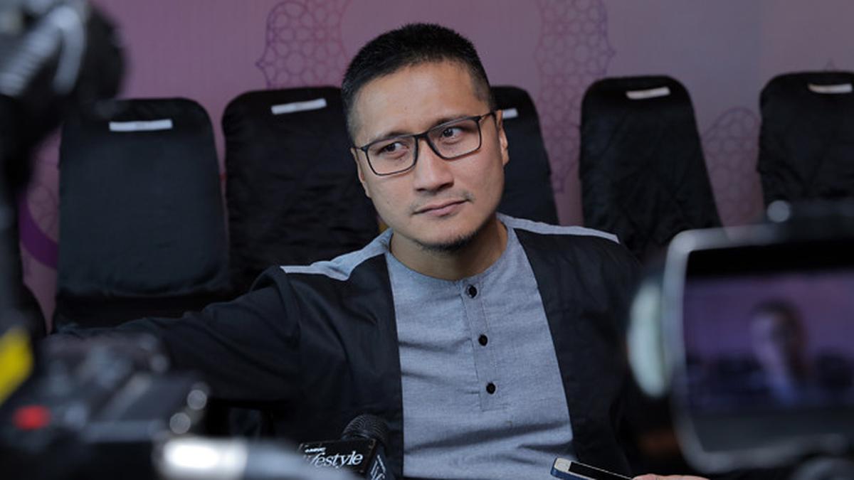 Arie Untung Berduka, Ayahanda Meninggal Dunia