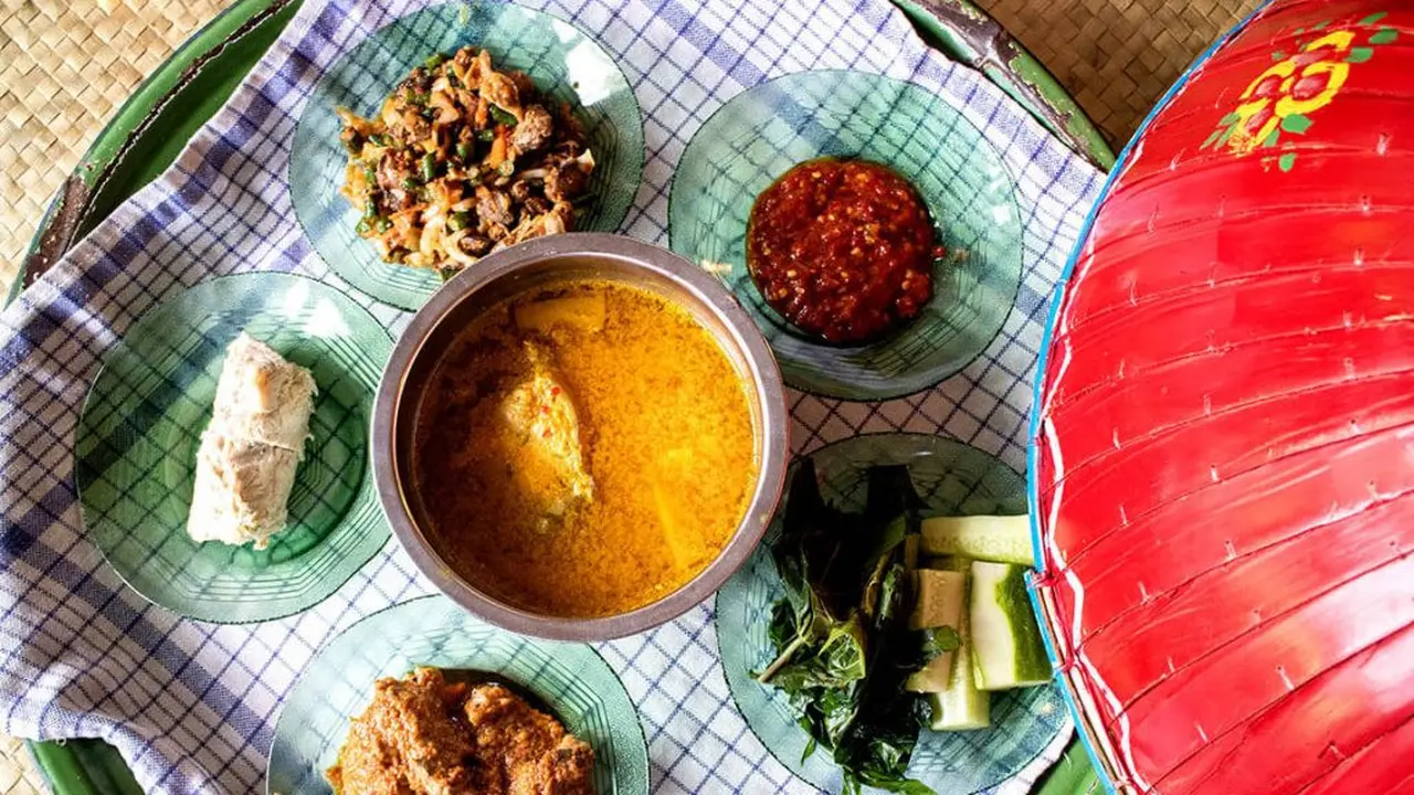 Menikmati Tradisi Turun Temurun Makan Bersama di Belitung