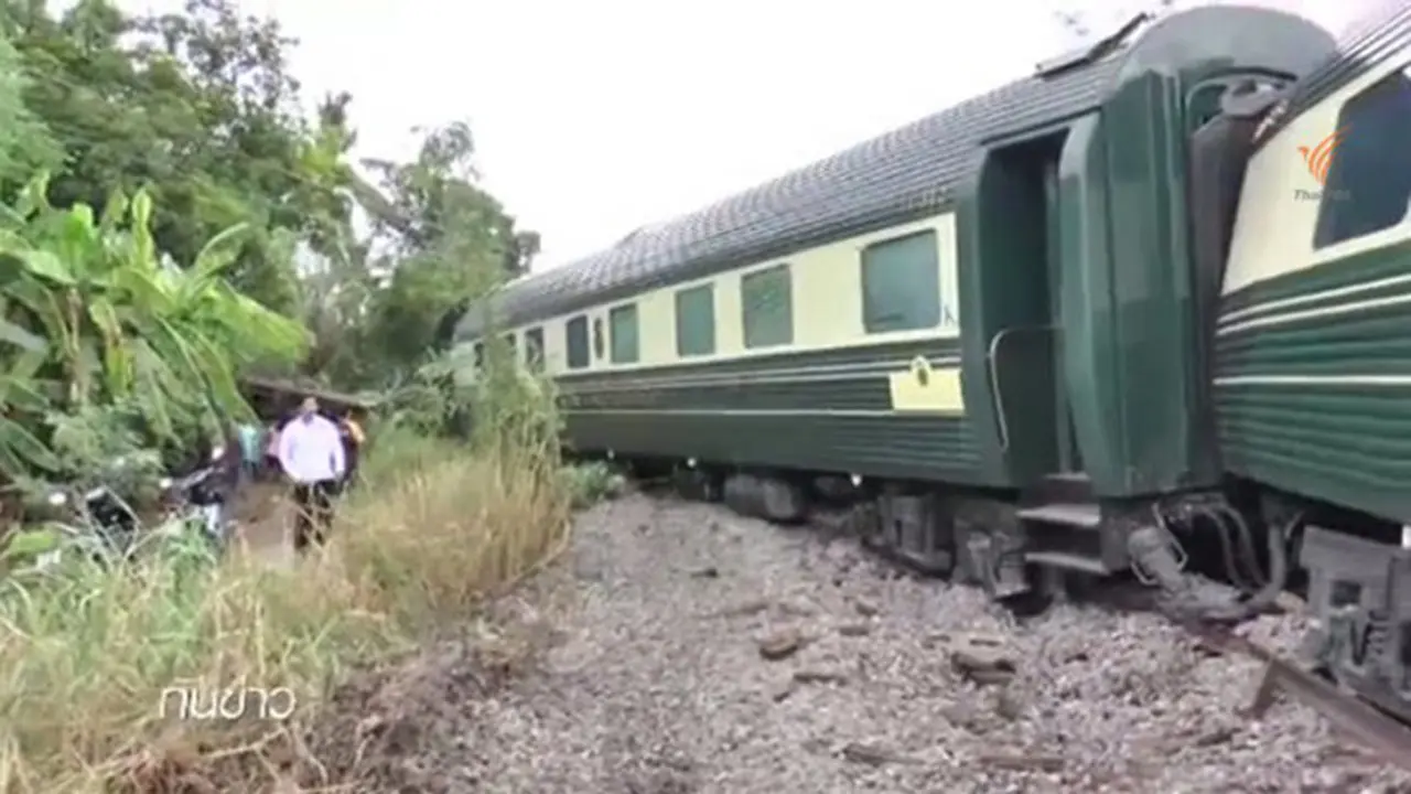 Kereta Tergelincir dari Rel - 14 Orang Tersambar Petir