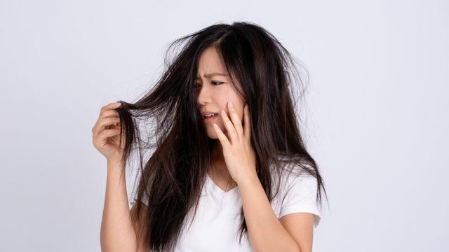 Penyebab Rambut Kusut dan Susah Diatur, Yuk Kembalikan Helai Indahnya!