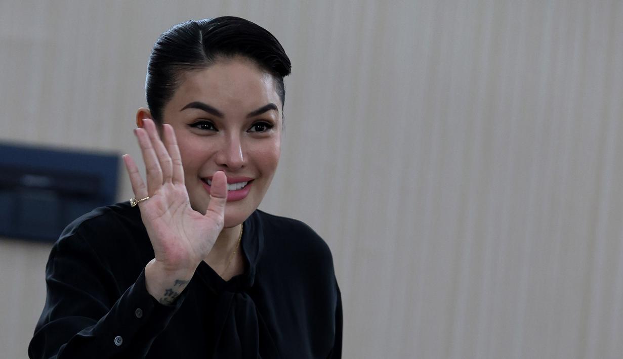 Artis Nikita Mirzani kembali menjalani sidang lanjutan kasus dugaan pemerasan dan tindak pidana pencucian uang (TPPU) di Pengadilan Negeri Jakarta Selatan, Kamis (28/8/2025). (Kapanlagi.com/Budy Santoso)