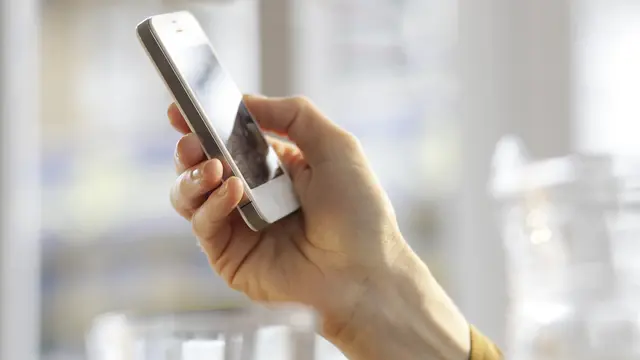 [Bintang] 5 Risiko yang Bakal Kamu Alami Saat Kecanduan 'Gadget'