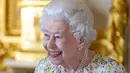 Ratu Elizabeth II kerap pakai kalung mutiara tiga untai favoritnya (Foto: Instagram @theroyalfamily)