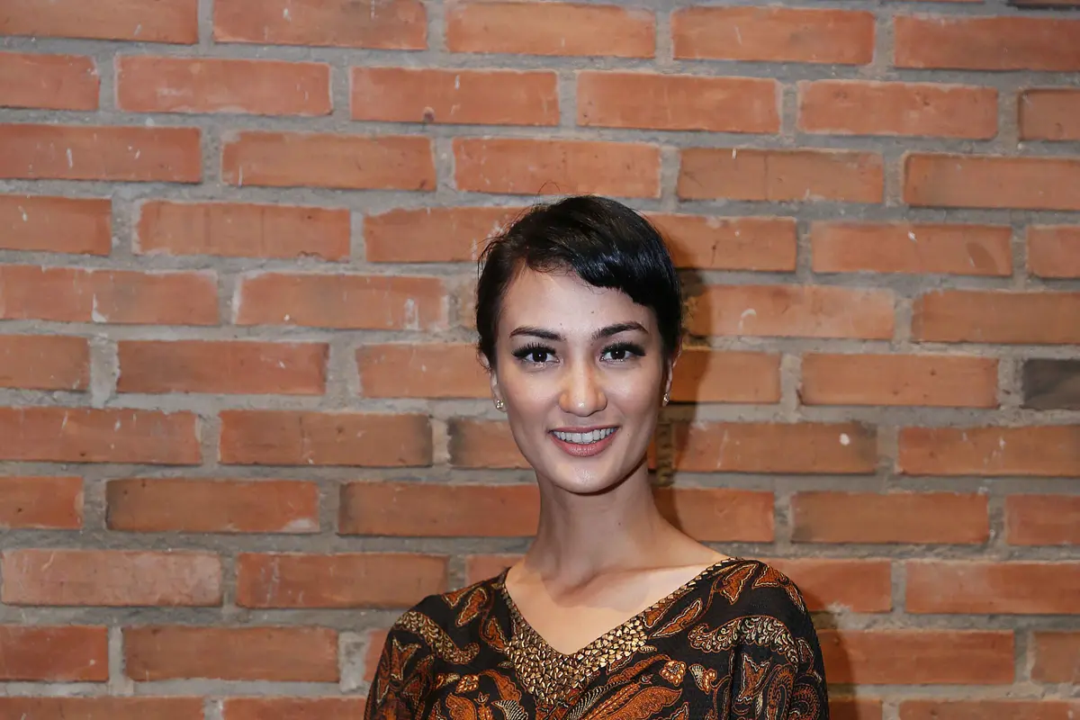 [Bintang] Atiqah Hasiholan
