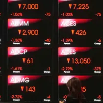 Selasa (9/9/2025) pagi, Indeks Harga Saham Gabungan (IHSG) kembali ambruk 1,47% ke level 7.653,65. Pergerakan IHSG hari ini masih melanjutkan sentimen negatif pada sore kemarin, Senin (8/9/2025) yang ditutup turun 1,28%. (AP Photo/Tatan Syuflana)