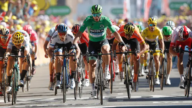 Peter Sagan Juarai Etape V Tour de France
