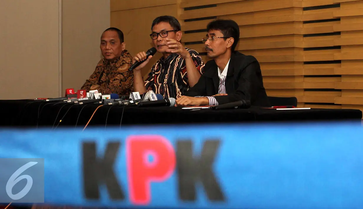 Suasana konferensi pers di Gedung KPK terkait Gatot Pujo Nugroho, Jakarta, Rabu (29/7/2015). KPK meningkatkan status Gubernur Sumut, Gatot Pujo Nugroho dan istrinya Evy Susanti sebagai tersangka kasus suap hakim PTUN Medan. (Liputan6.com/Helmi Afandi)