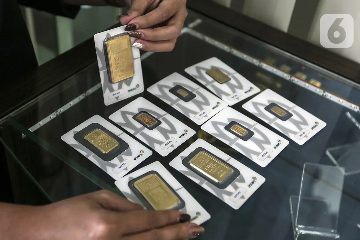 FOTO: Awal Pekan, Harga Emas Antam Turun Menjadi Rp 944 Ribu per Gram