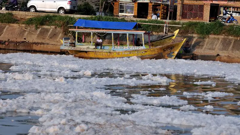 Banjir Kanal Timur 'Banjir' Limbah