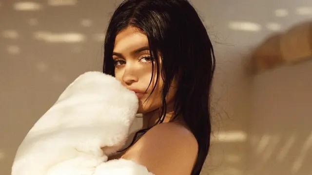 [Bintang] Kylie Jenner