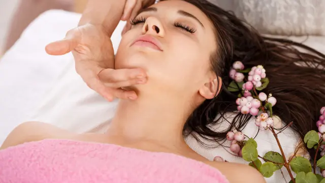 7 Yoga Wajah untuk Bantu Pancarkan Wajah Berseri dan Simetris