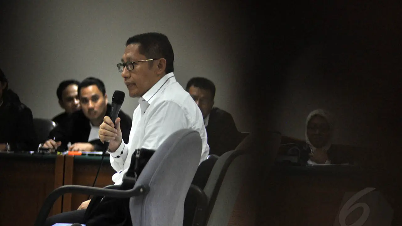 Wajah Datar Anas Urbaningrum Jalani Sidang Lanjutan