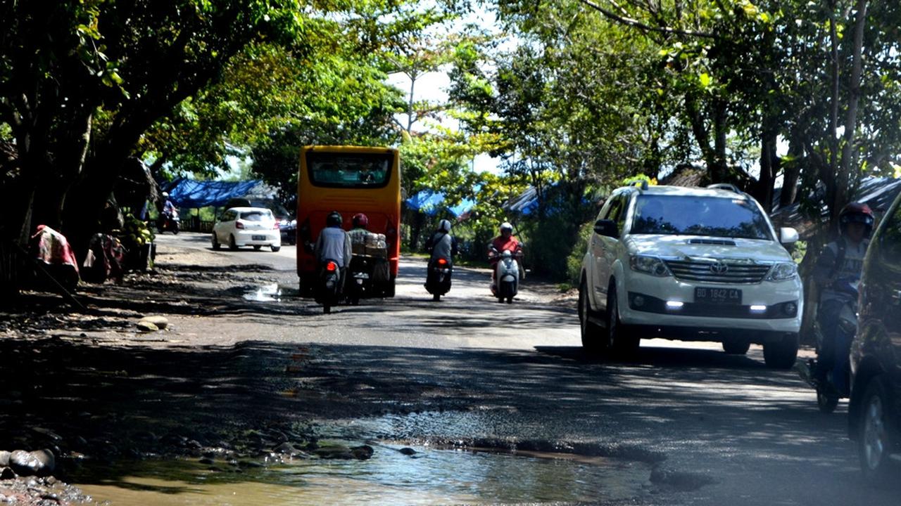  Yuk Berwisata Jalan Berlubang di Bengkulu