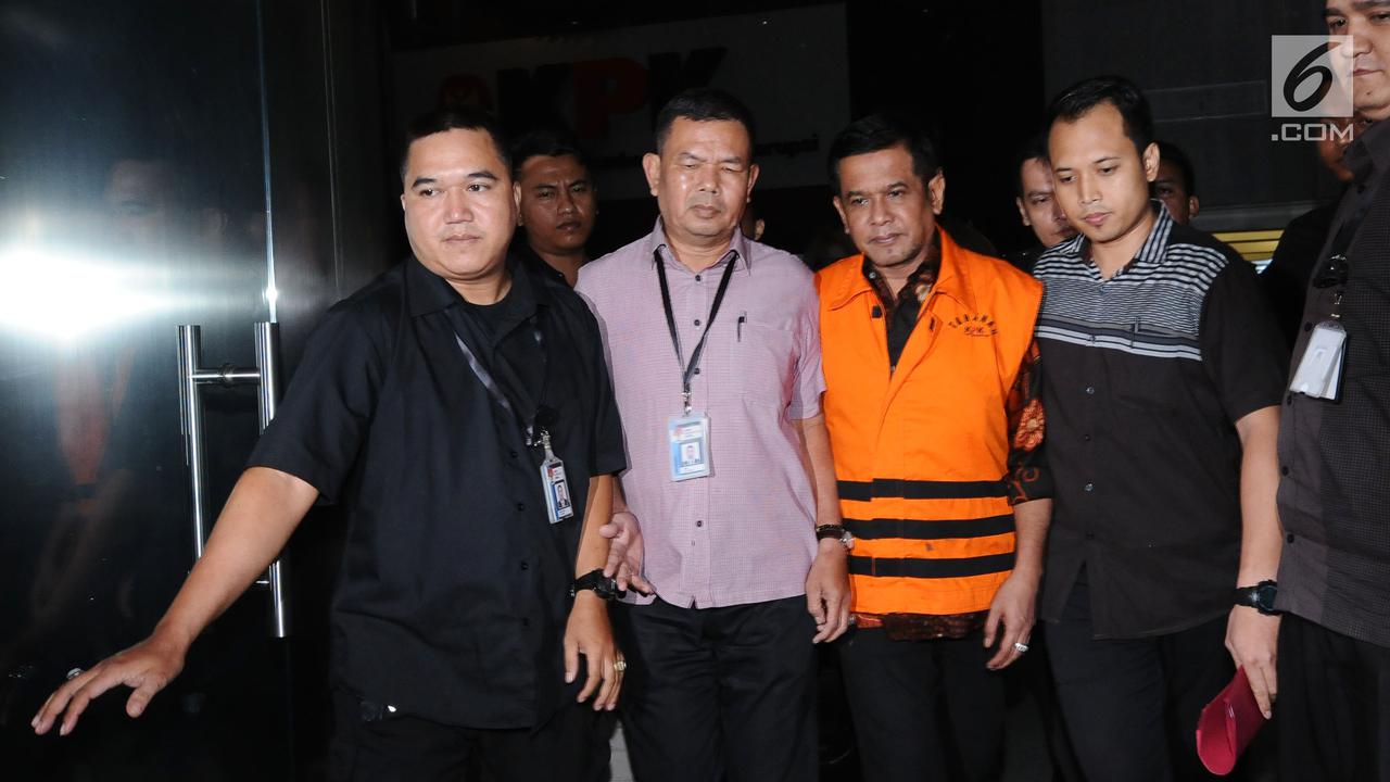 Terlibat Suap, Bupati Nganjuk Resmi Ditahan KPK