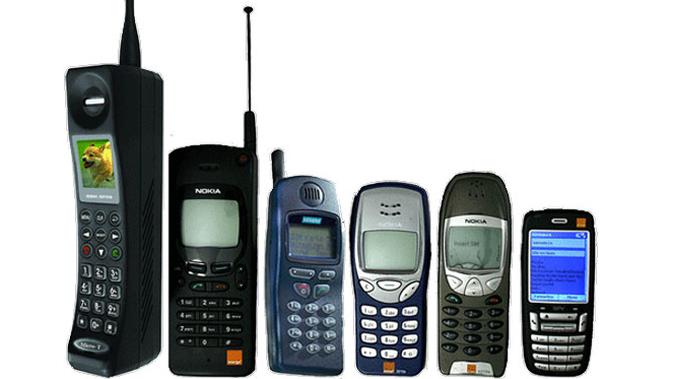 Ponsel Berevolusi, Dari Besar & Berat Hingga Mudah Dibawa