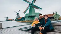 Glenn Alinskie dan Chelsea Olivia di Belanda (Dok.Instagram/@glennalinskie/https://www.instagram.com/p/BsvwfB-nCgJ/Komarudin)