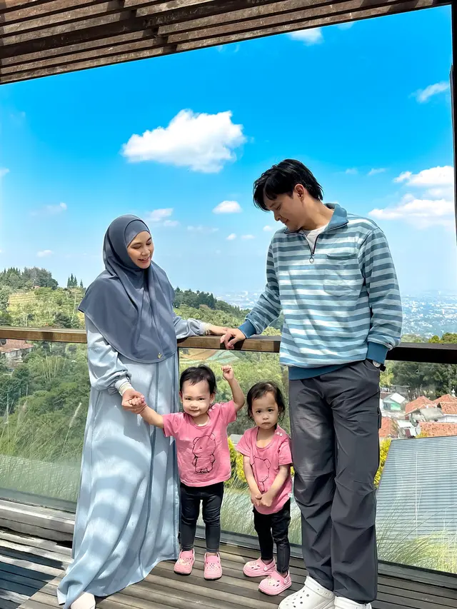 7 Potret Anisa Rahma Liburan ke Lembang Bareng Keluarga dan Geng Butterfly