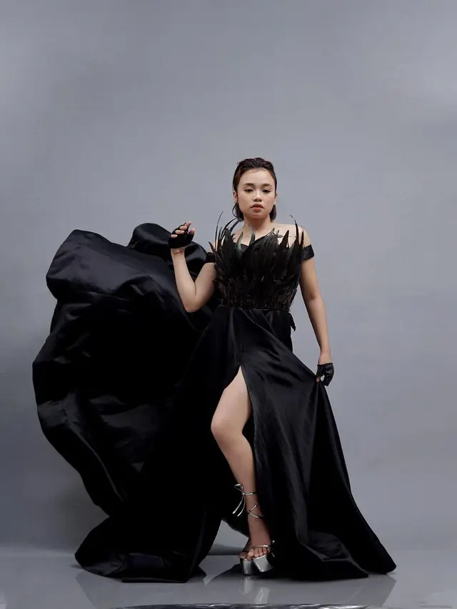 7 Pemotretan Terbaru Aulia DA Bertajuk The Queen of Darkness Ini Curi Perhatian