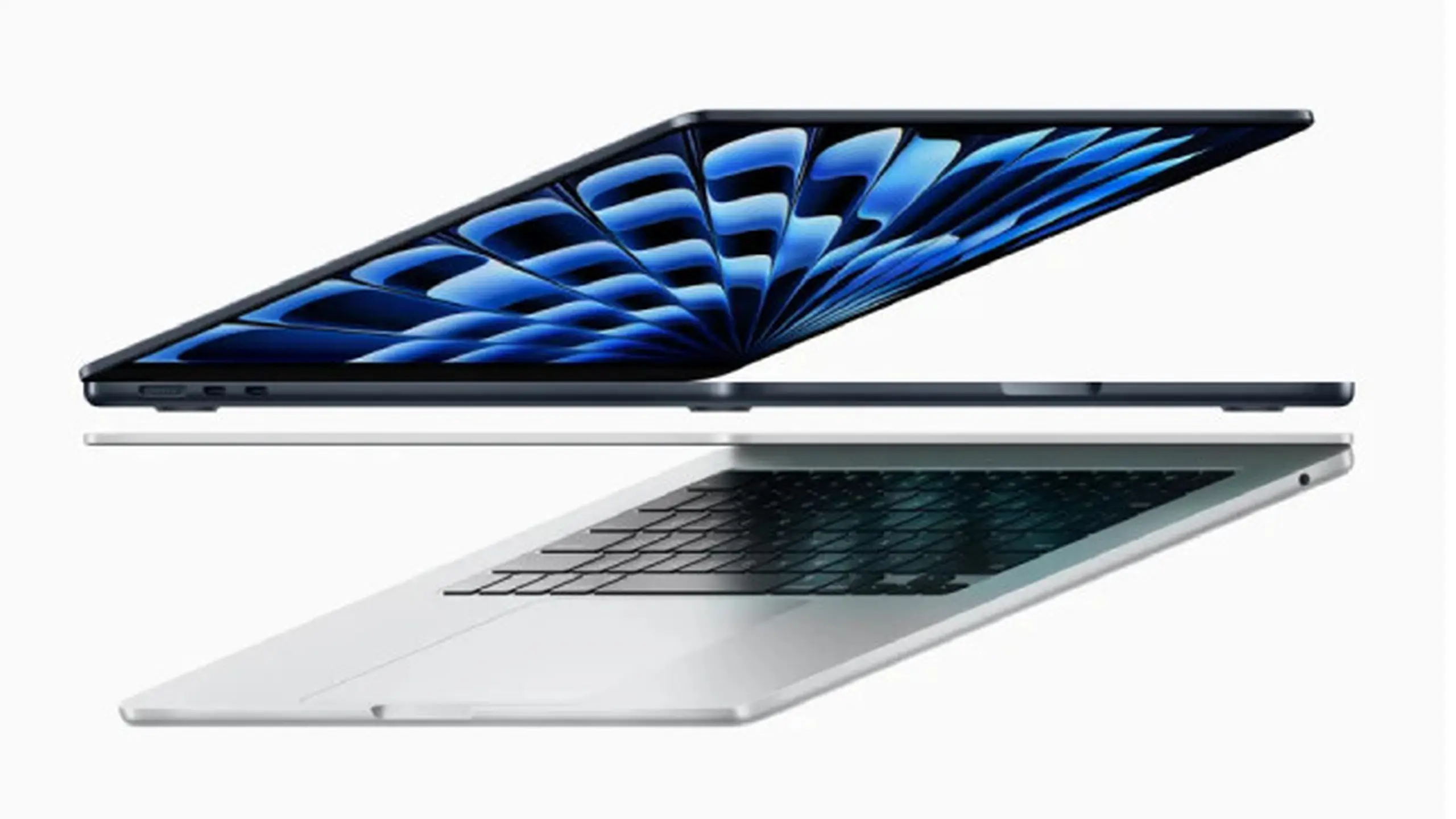 MacBook Air M3 tampak dari atas dengan desain tipis dan elegan